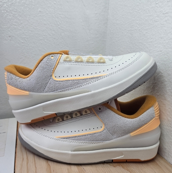 AIR JORDAN 2 RETRO LOW Sail/Melon Tint-Light Curry  DV9956-118 - Picture 3 of 7